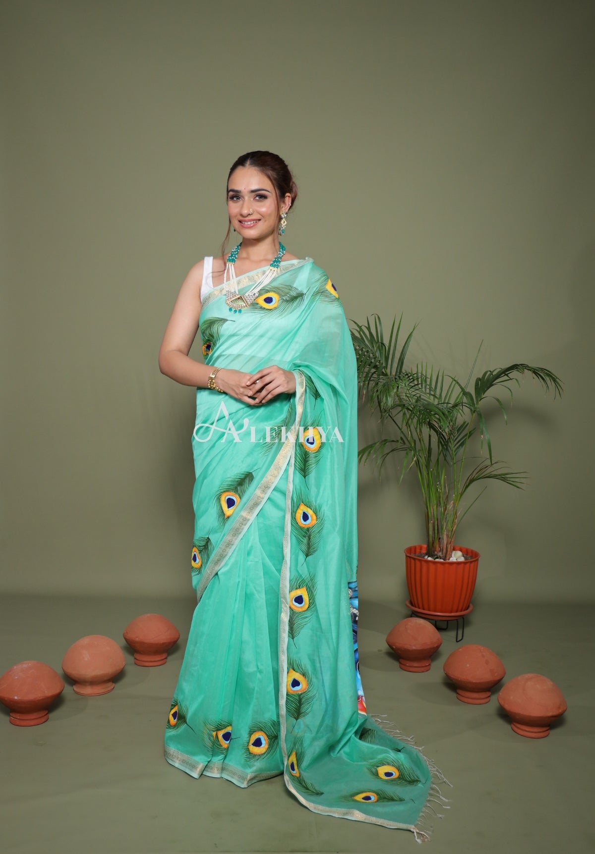 Divine Mayura – Hand-Painted Krishna Maheshwari Handloom Saree