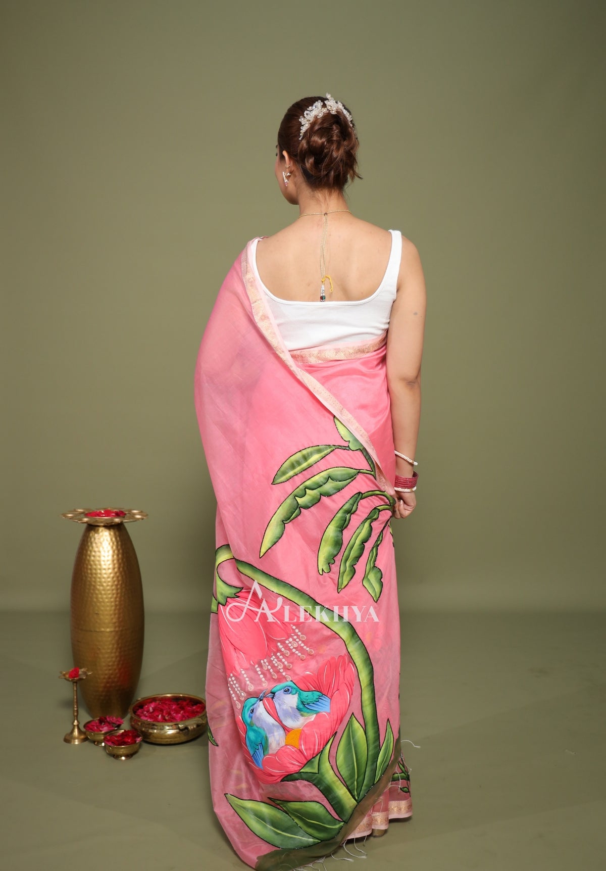 Flora and Fauna Finesse – Pink Maheshwari Handloom Saree