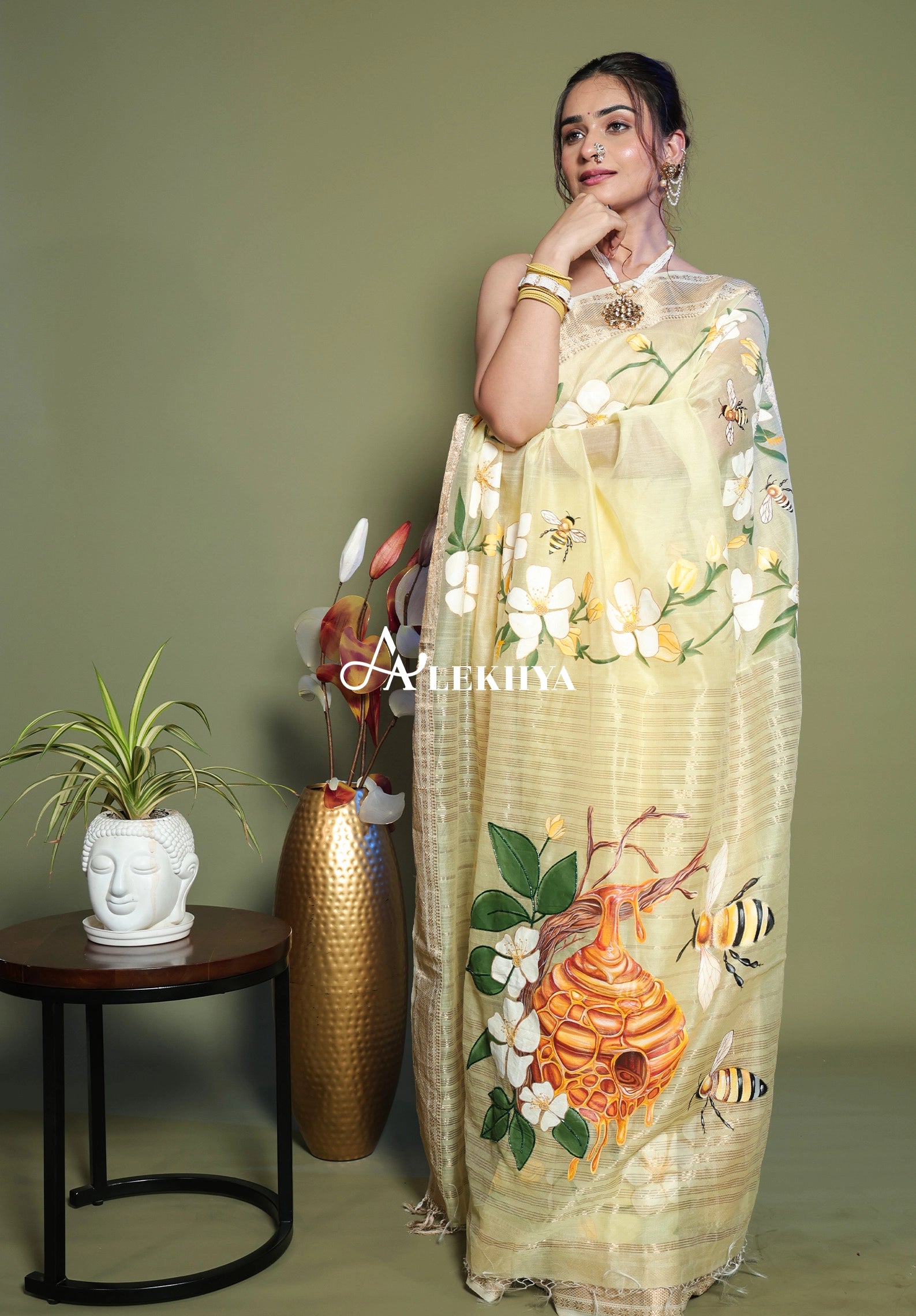 Queen bee elegance-Maheshwari handloom Saree
