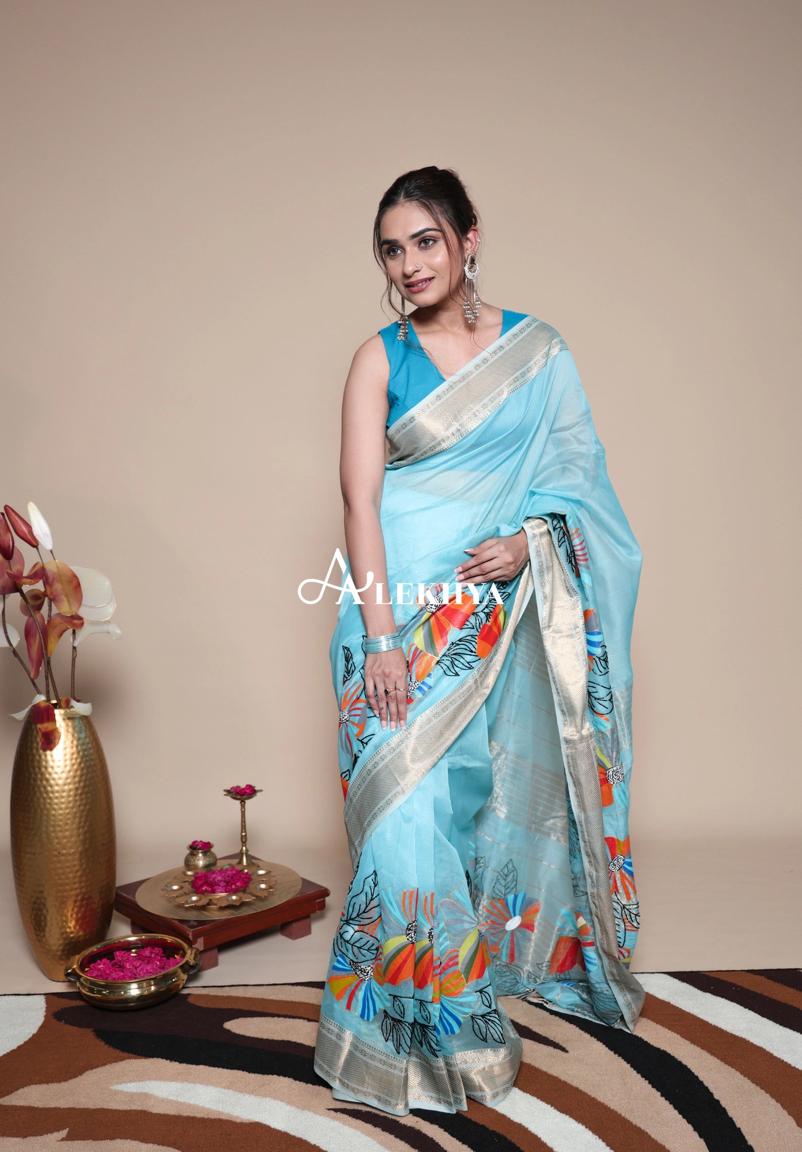 Timeless Floral- Maheshwari woven grace