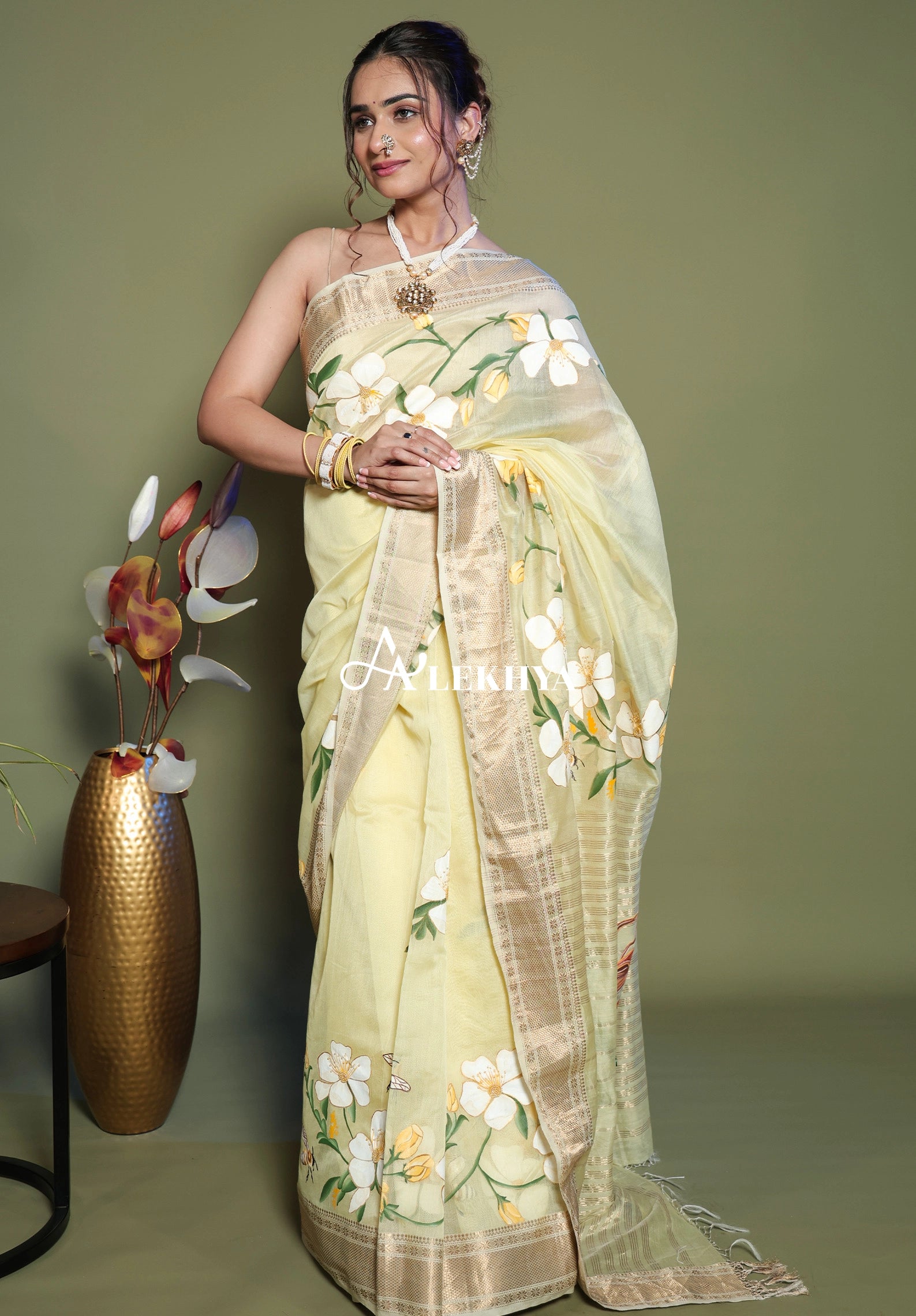 Queen bee elegance-Maheshwari handloom Saree
