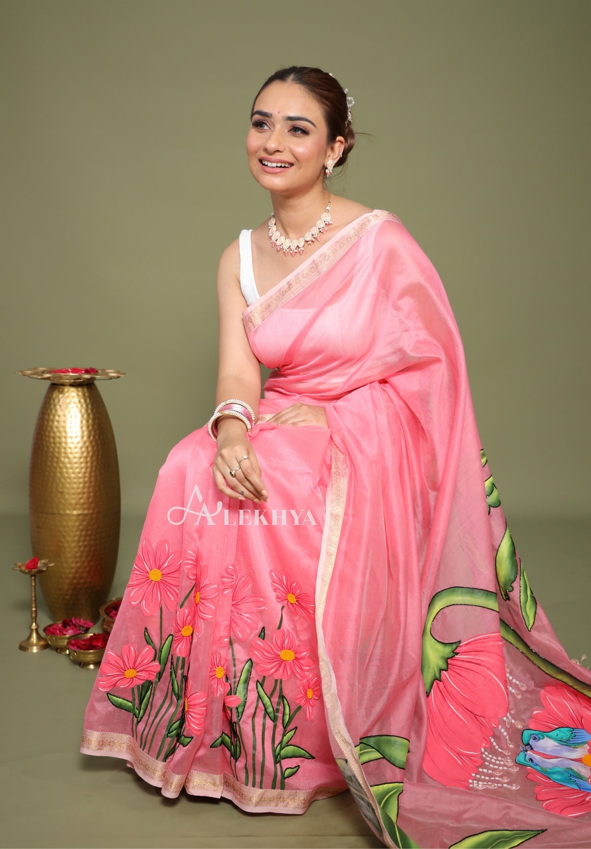 Flora and Fauna Finesse – Pink Maheshwari Handloom Saree