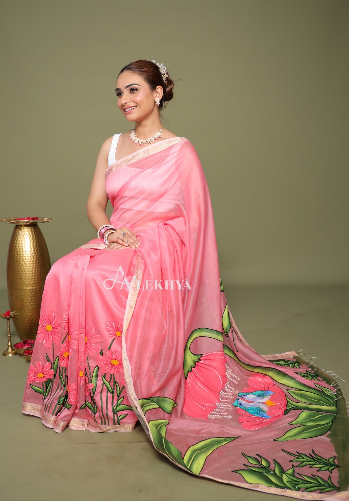 Flora and Fauna Finesse – Pink Maheshwari Handloom Saree