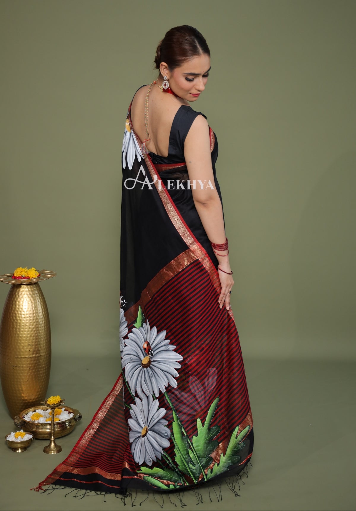 The Noir & Night  – Black Maheshwari Handloom Saree