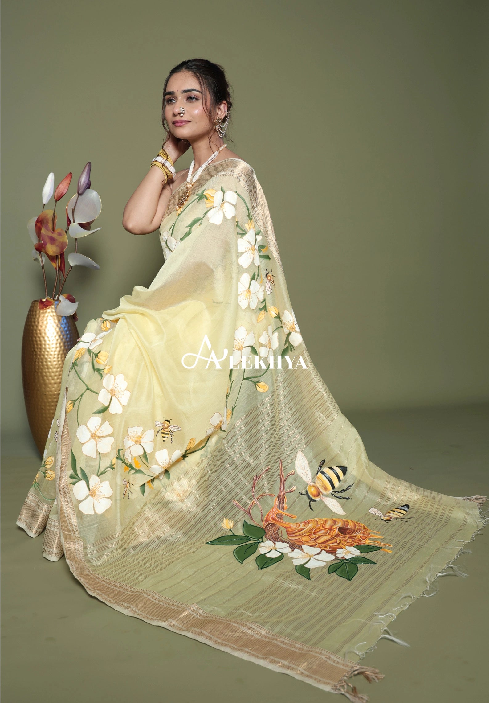 Queen bee elegance-Maheshwari handloom Saree