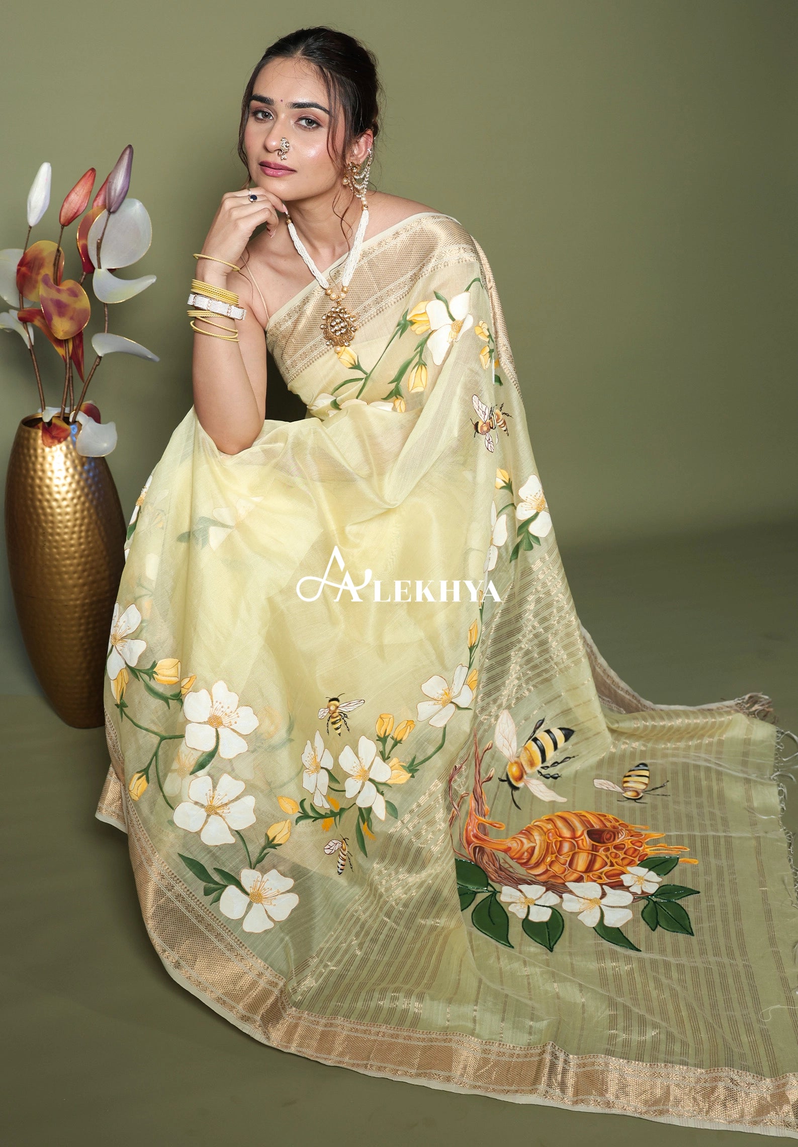 Queen bee elegance-Maheshwari handloom Saree